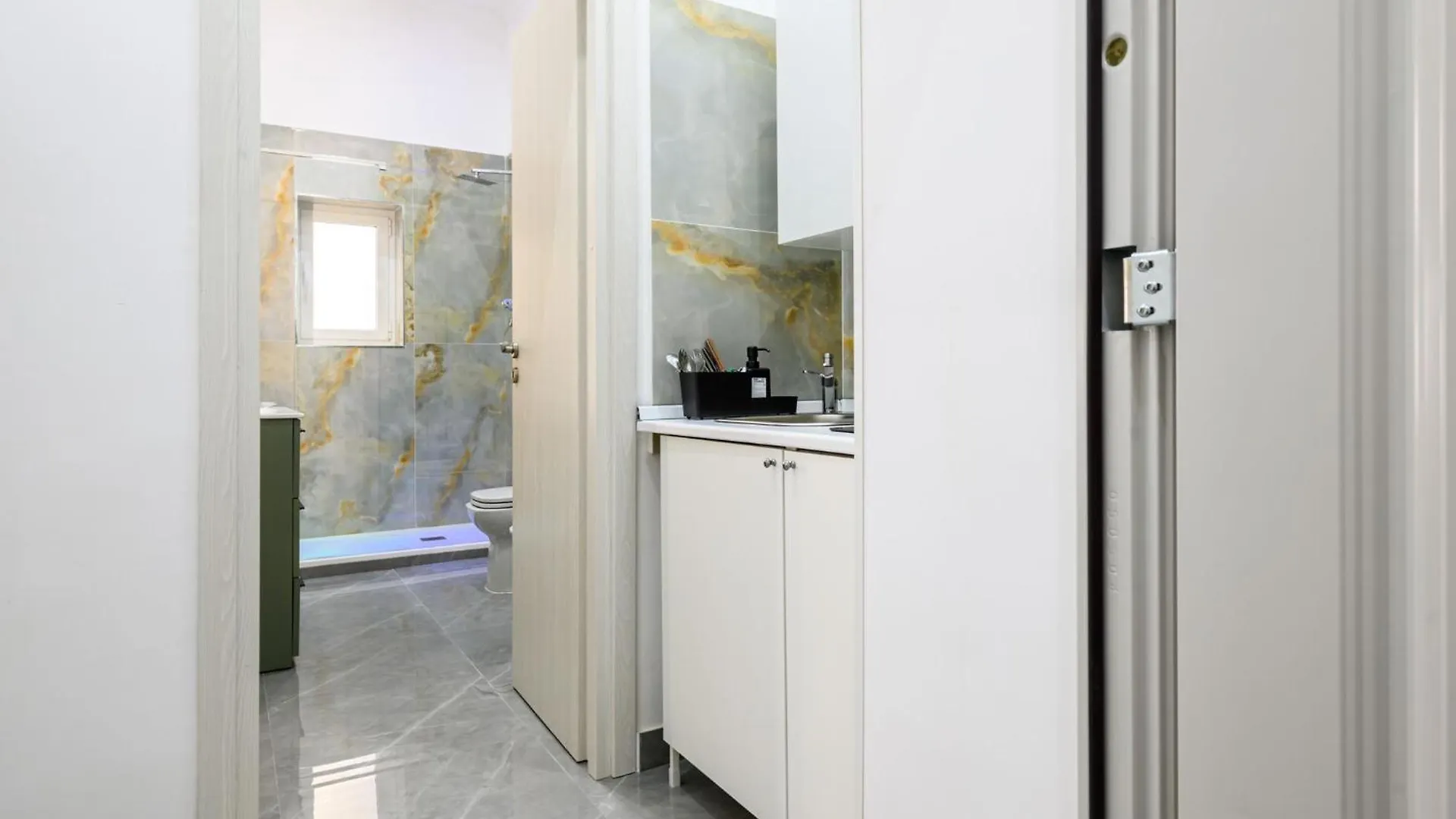 Giordano Suite Center Napoli 0*,