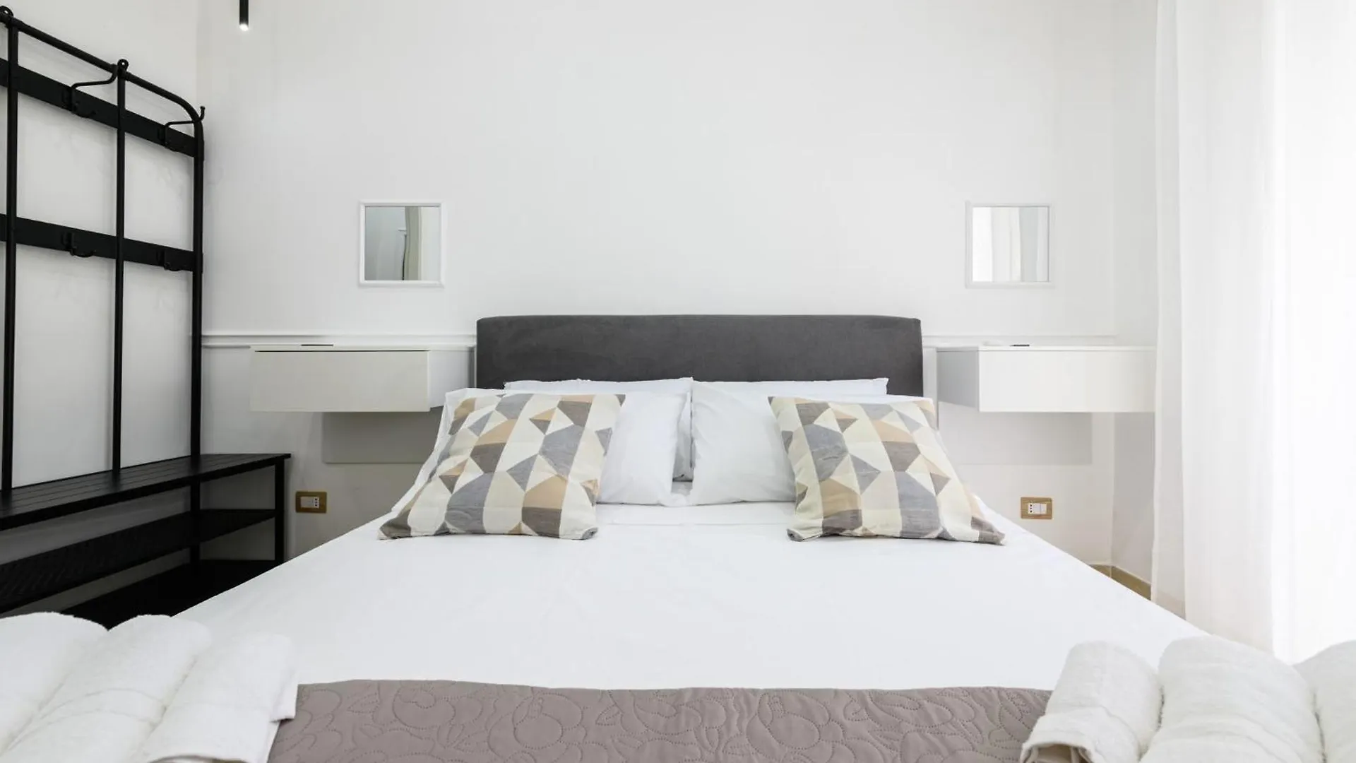 Giordano Suite Center Napoli 0*,  Italien