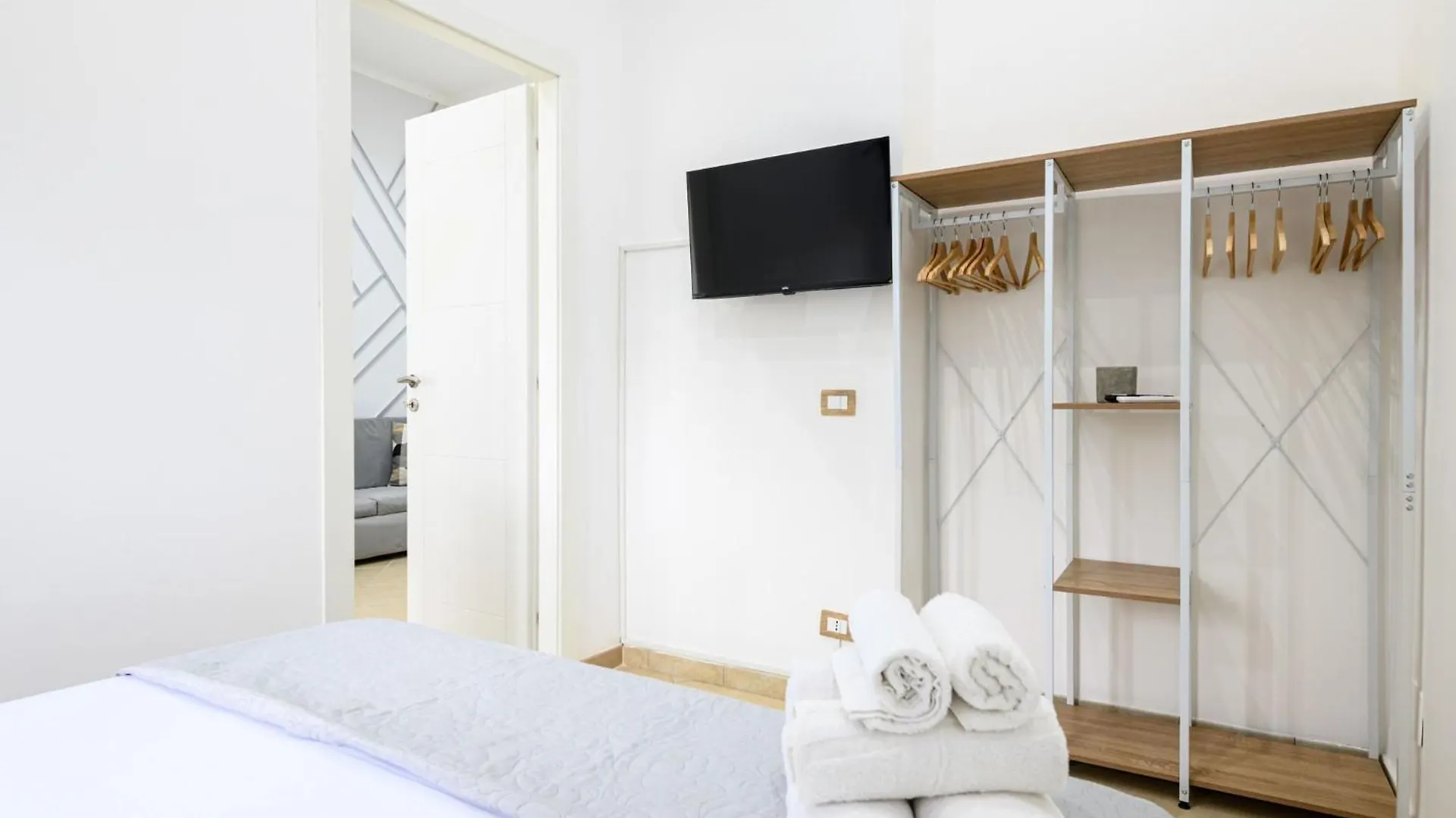 Guest house Giordano Suite Center Naples Italy