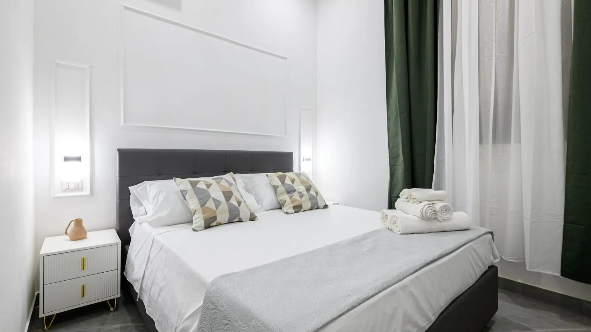 Giordano Suite Center Naples 0*,  Italy