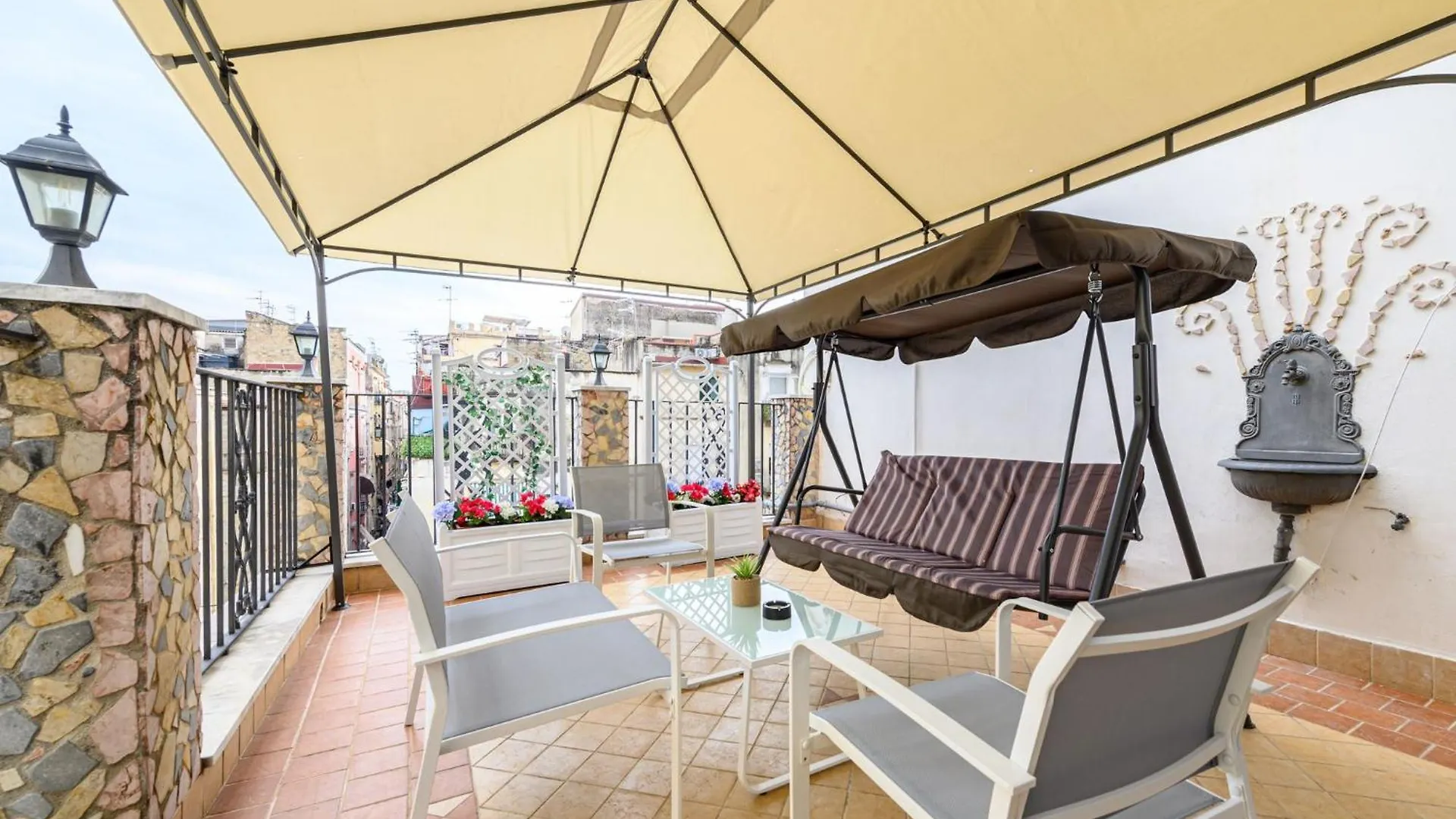 Giordano Suite Center Naples Guest house