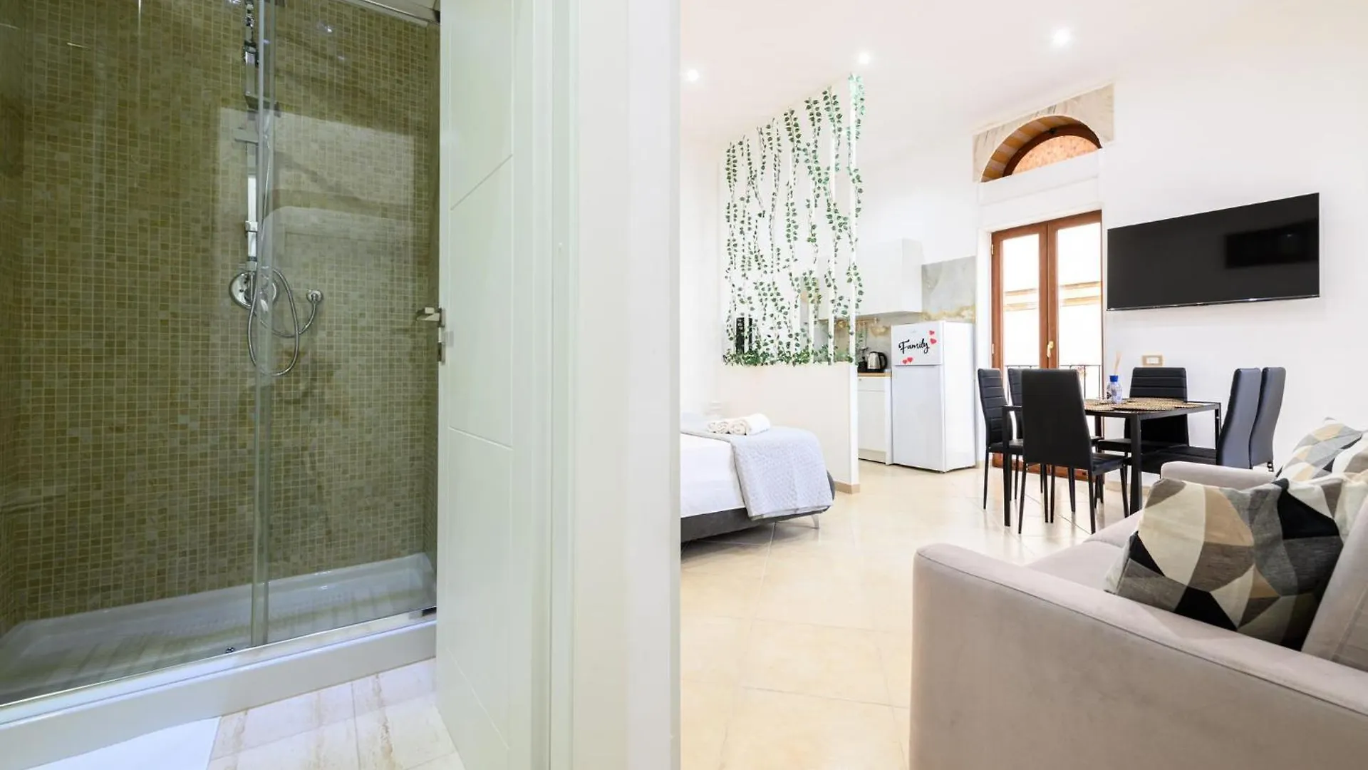 Giordano Suite Center Naples Guest house