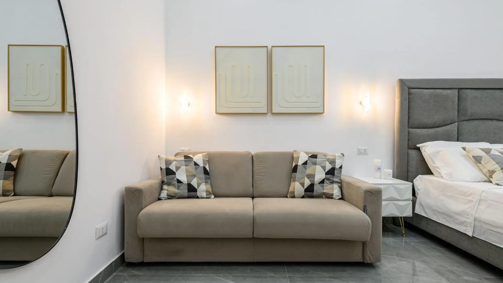 Guest house Giordano Suite Center Naples Italy
